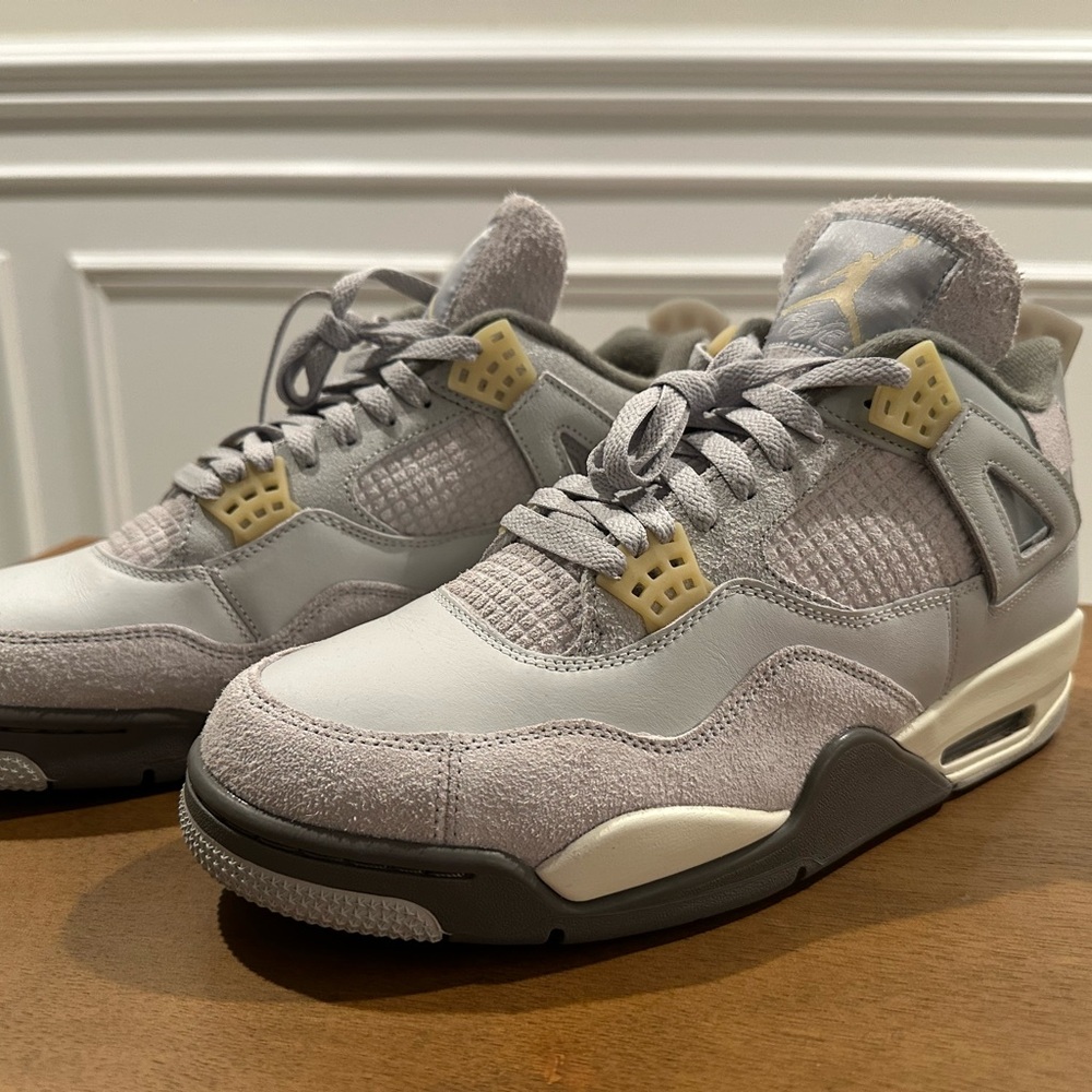 Air Jordan Retro 4 SE Craft Photon Dust